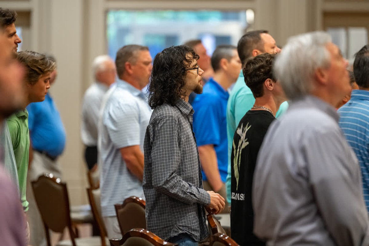 JeffStruecker's tweet photo. Amazing night at First Baptist Church, Tuscaloosa! Honored to address brave men living their faith fearlessly. Grateful for the opportunity to share and be a part of this powerful gathering. #BulletProofFaith #ManChurch #JeffStruecker https://t.co/TA1bWZrnWu