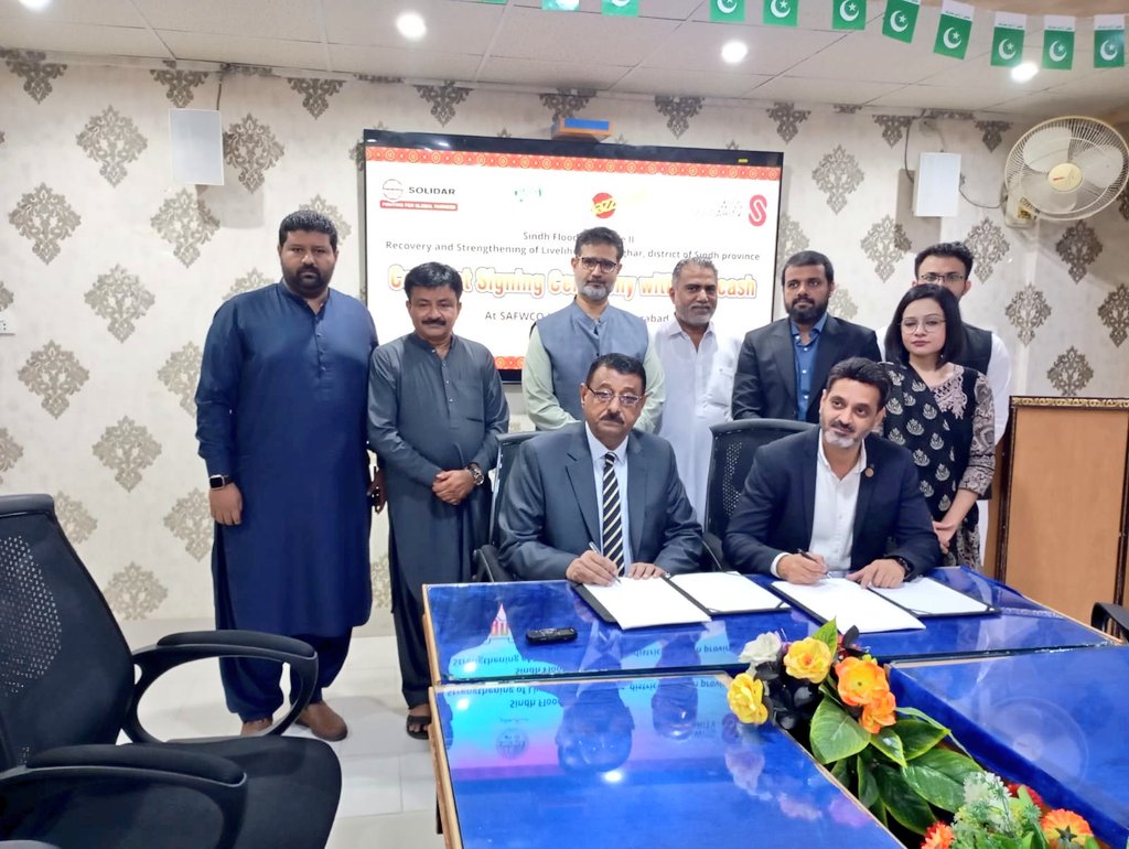 SAFWC0's tweet photo. SAFWCO: 
"Contract Signing Ceremony with JazzCash"
Sindh Flood Response: Recovery and Strengthening of Livelihood in Sanghar district of Sindh province.
August-20-2024 at Safwco head office Hyderabad.
#SwissSolidarity  #JazzCash #safwco https://t.co/5sQHadO58m