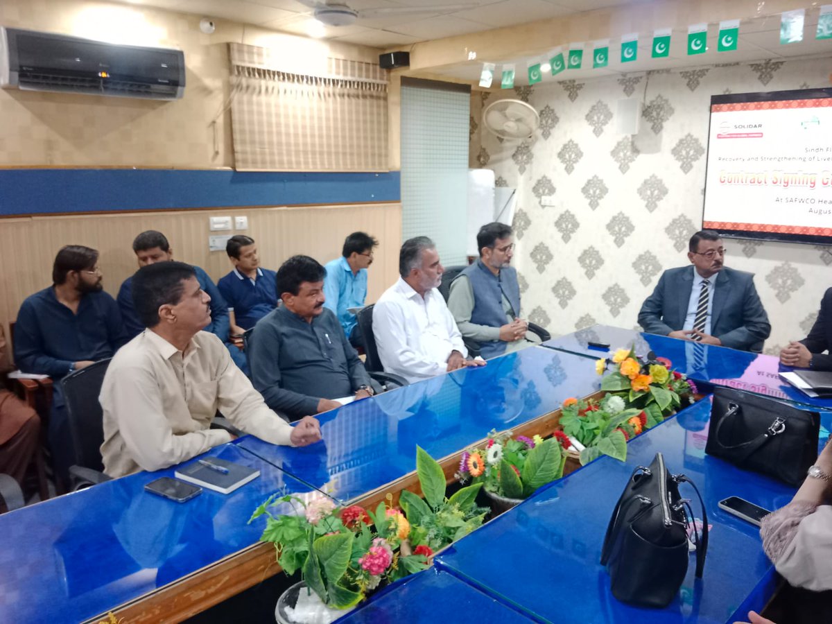 SAFWC0's tweet photo. SAFWCO: 
"Contract Signing Ceremony with JazzCash"
Sindh Flood Response: Recovery and Strengthening of Livelihood in Sanghar district of Sindh province.
August-20-2024 at Safwco head office Hyderabad.
#SwissSolidarity  #JazzCash #safwco https://t.co/5sQHadO58m