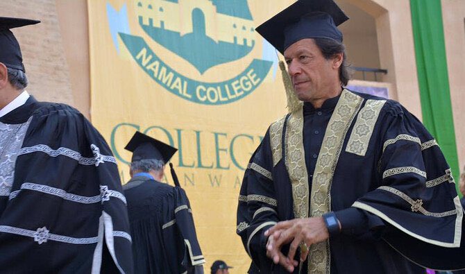 kharalsays's tweet photo. Former Prime Minister and Chancellor of Bradford Imran khan applies to contest Elections for the Chancellor of Oxford university. #ImranKhan #OxfordUniversity https://t.co/Q14YS8cNp5