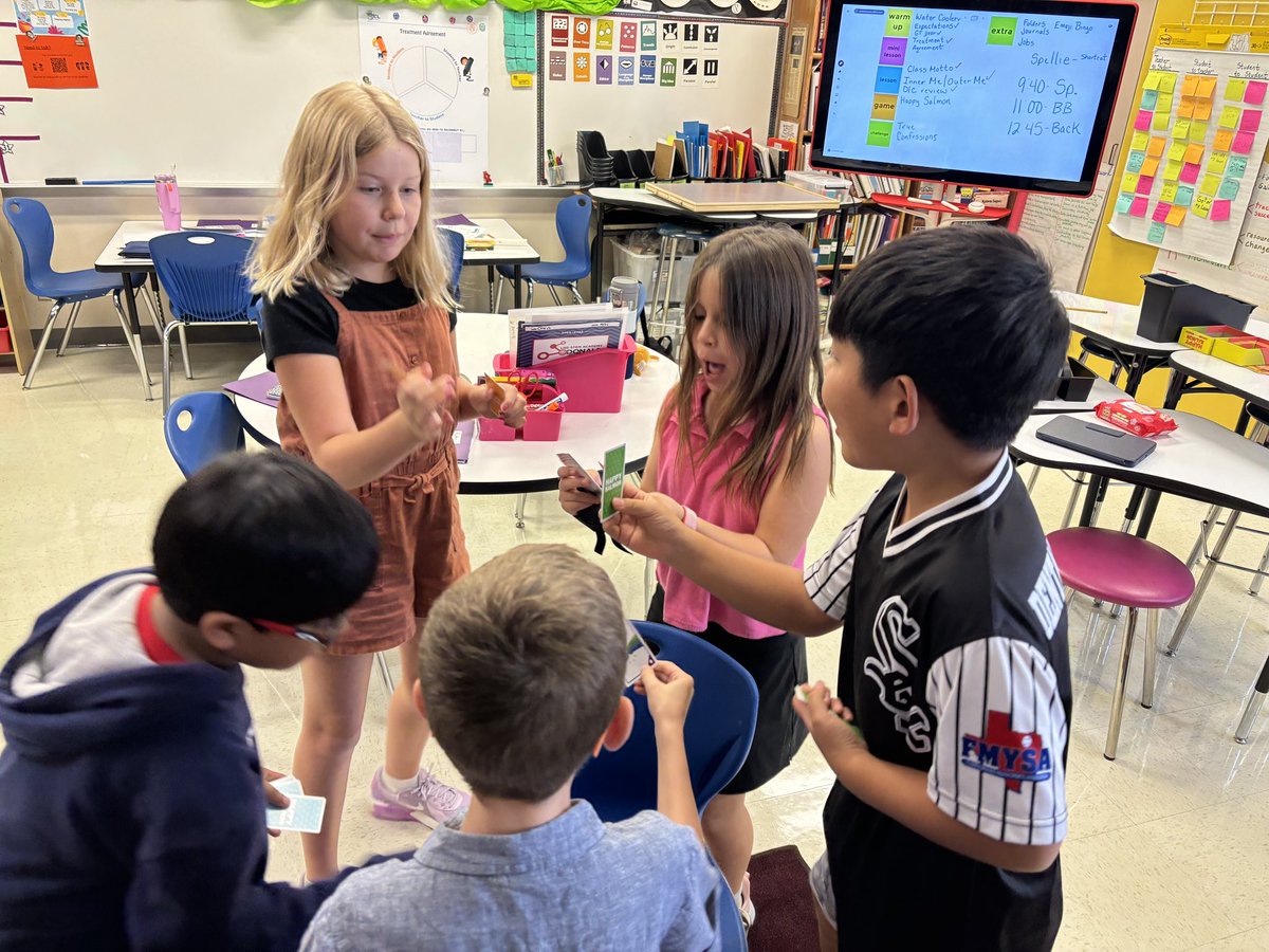 EmmettMichele's tweet photo. 4th grade GT! Super day creating our motto and learning new games. #lisdgt #donaldstem https://t.co/dhOktxoVRa