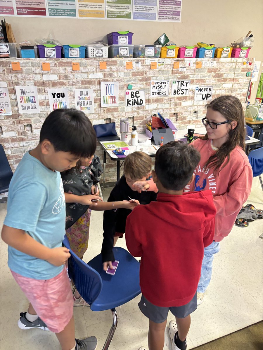 EmmettMichele's tweet photo. 4th grade GT! Super day creating our motto and learning new games. #lisdgt #donaldstem https://t.co/dhOktxoVRa