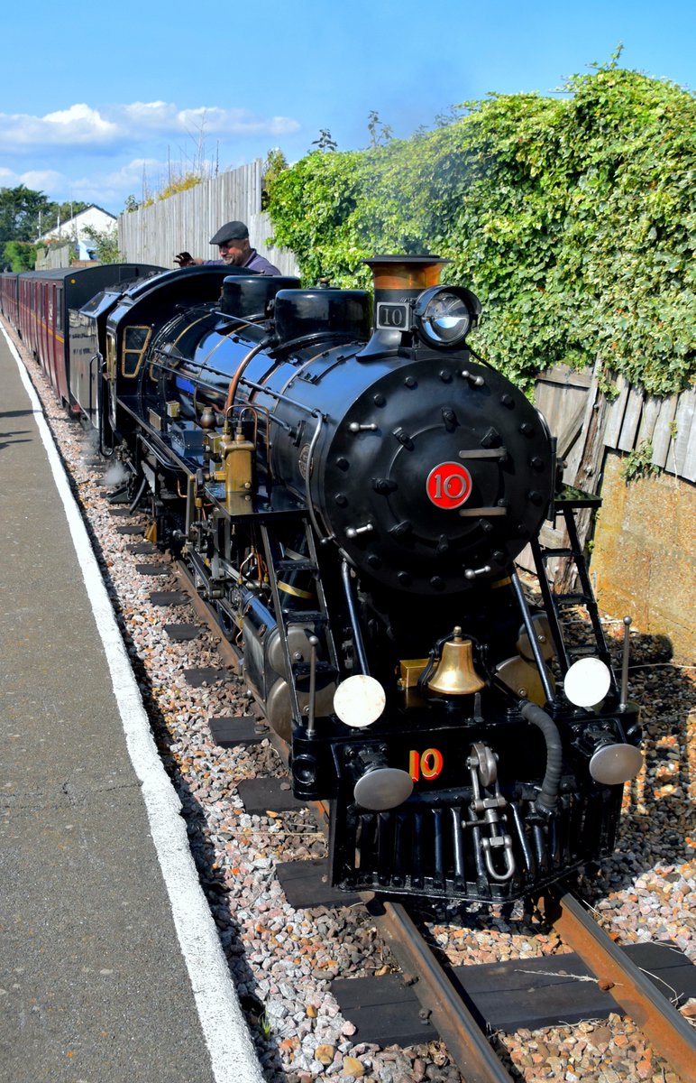 FraserG32883664's tweet photo. A wonderful day riding on the @RHDR from station to station. @railadvent @visitkent #SteamLocomotives #SteamLocomotive #SteamTrains #SteamRailway #SteamRailways #RHDR #Folkestone #Hythe #HeritageRail #Railway #Rail #Steam #Kent https://t.co/qtPOLOtfQ7