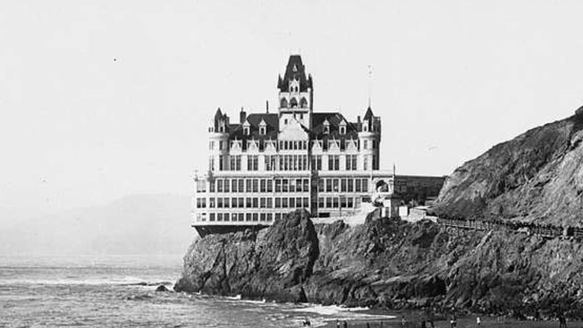 homesbyericac's tweet photo. Whatever happened to the cliff house? https://t.co/eHUNi705mG https://t.co/p37gG8aZnF