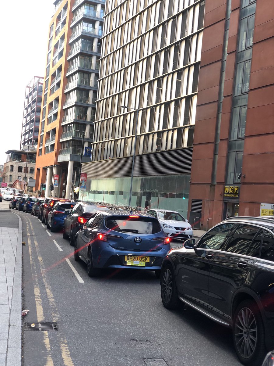 Well done to whoever planned this traffic chaos ⁦<a href="/ManCityCouncil/">Manchester City Council</a>⁩
