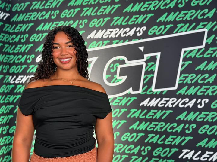 SpotlightAwards's tweet photo. Our girl Brooke Bailey is performing on the @agt LIVE SHOWS! 😍 Tune in tonight on @nbc and VOTE 🗳️ We're counting down the hours and getting our popcorn ready 🍿 #agt #agtliveshows #agt10 https://t.co/u8PTFMO0Zm