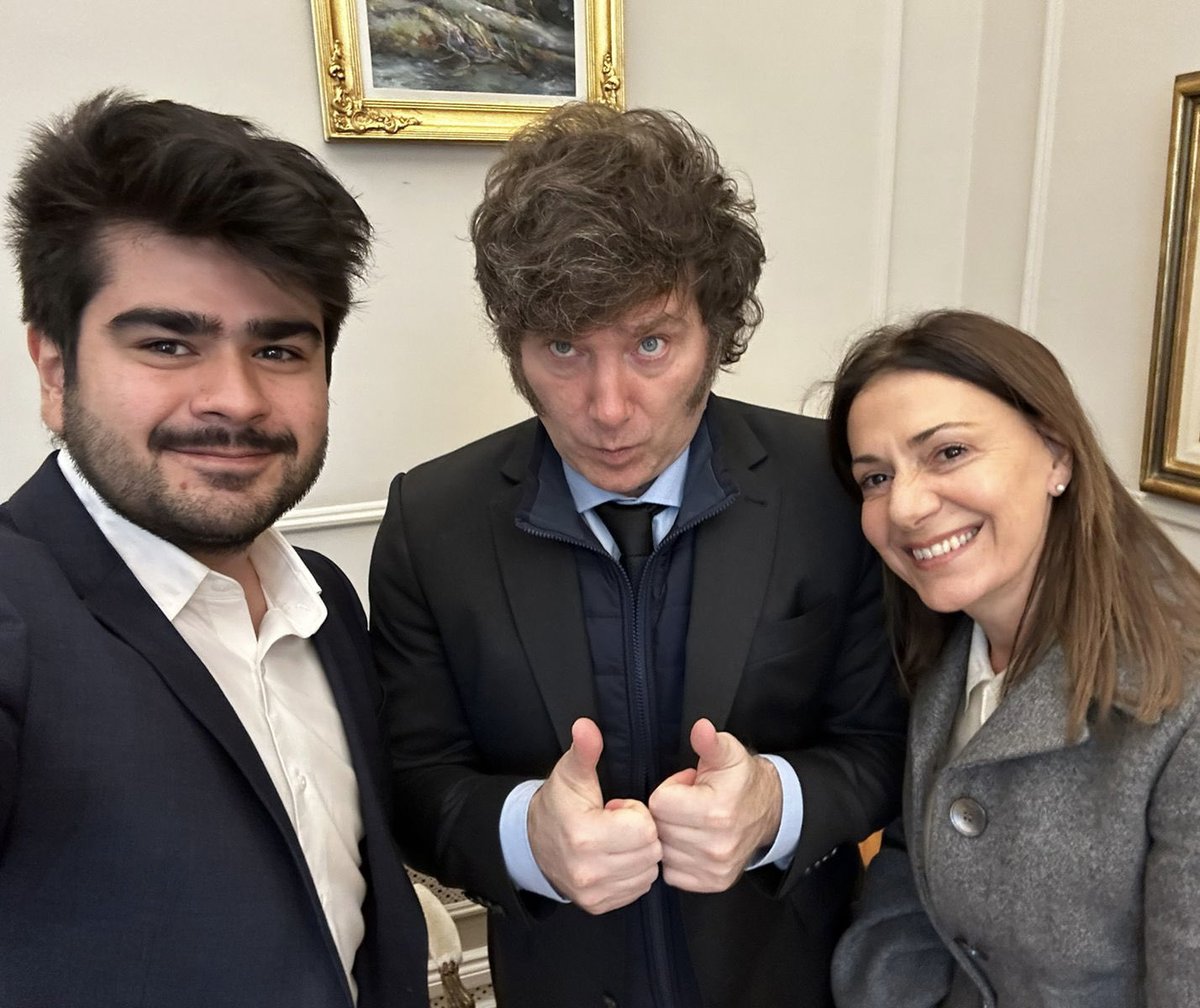 Conversamos con el presidente Milei sobre cómo innovadoras inversiónes en cultura pueden traccionar el desarrollo humano y económico <a href="/JMilei/">Javier Milei</a>  <a href="/dtrejopizzo/">David Trejo</a>