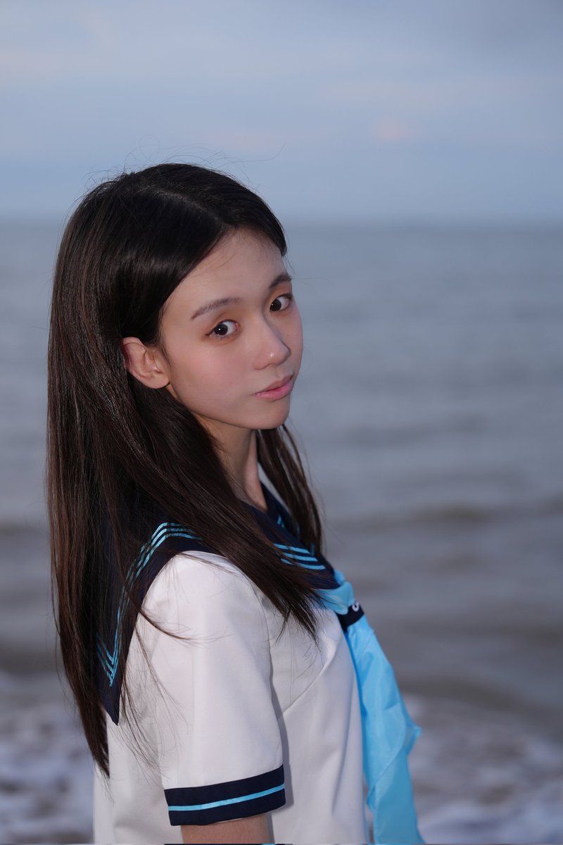 第一次陪大美女在海边拍写真，摄影大大还单独给我拍了一组，真好
可惜后期自己磨皮有点磨过了，把妆磨没了
摄影大大：@1303600wfh
#小男娘 #男娘 #伪娘cd #cd #写真 #伪娘の日常 https://t.co/Lhw5Rd9T6C