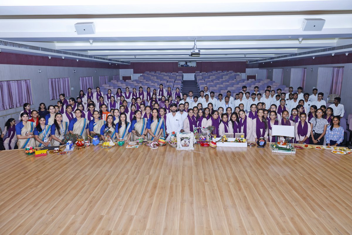 d_p_gohel's tweet photo. 🌟Sanskriti Creations Fest-2024🌟was a fantastic success on August 17! A huge thank to our Management, Leadership, Faculty, Support Staff, and Students for making it a memorable celebration of our cultural heritage.🙌
📸 Beneficiaries:
Faculty:45
Students:185
@AtmiyaUni https://t.co/yCBM7AvVSe