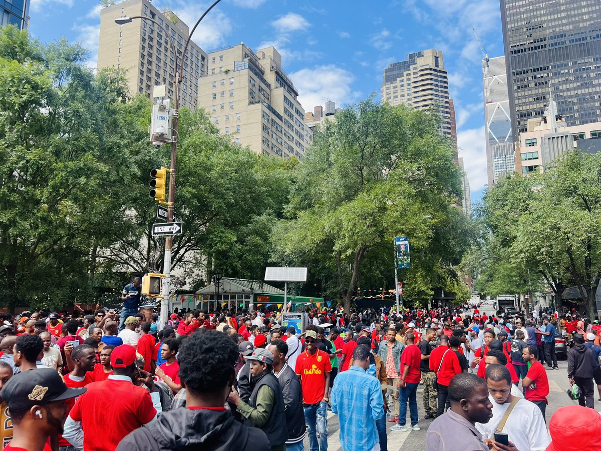 📍Siège des NATIONS UNIES 🇺🇸✊🏾

#FreeFonikeEtBillo #TransitionMandatMara <a href="/MaadjouDT/">Thierno Maadjou Bah 🇬🇳🎙📻</a> <a href="/Monsieur_SIS/">Ibrahima S⚽️RY S⚽️W</a> <a href="/LamineGuirassy/">LAMINE GUIRASSY</a> <a href="/FONIKEMENGUE/">Foniké Menguè</a> <a href="/MariamTendou/">Mariam Tendou</a> <a href="/TanouDiallo18/">Tanou Diallo</a> <a href="/ABDELDJALIL224/">Sultan de Conakry</a> <a href="/SyllaPoutine/">MALICK SYLLA</a> <a href="/ImranaDiallo11/">Imrana Diallo 🇺🇲🇺🇲</a> <a href="/Noumou29/">Noumou 🇬🇳 🇺🇸 محمد نوم جال</a>