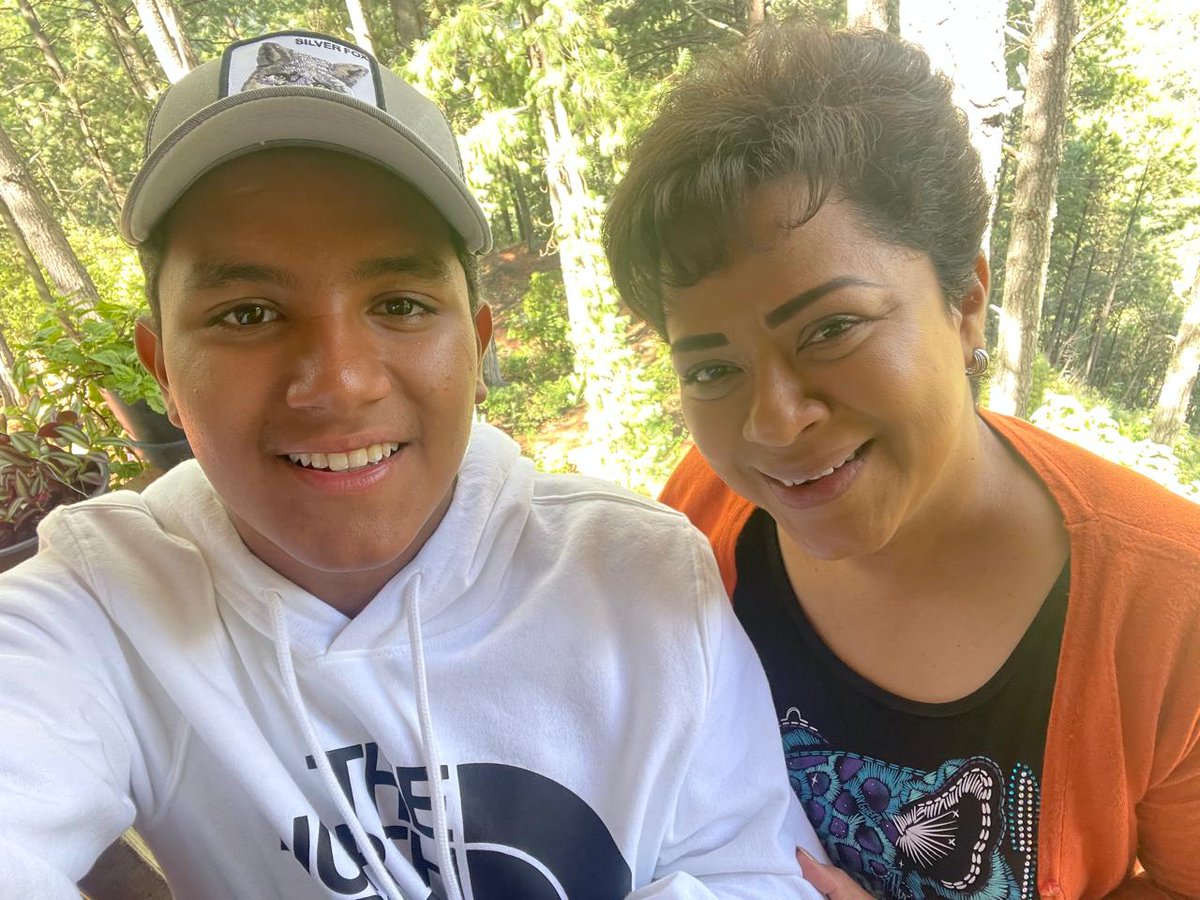 Hijo mío muchas felicidades por tus 16 años de vida que Dios te ha regalado. 

Te amo con toda mi alma y corazón.