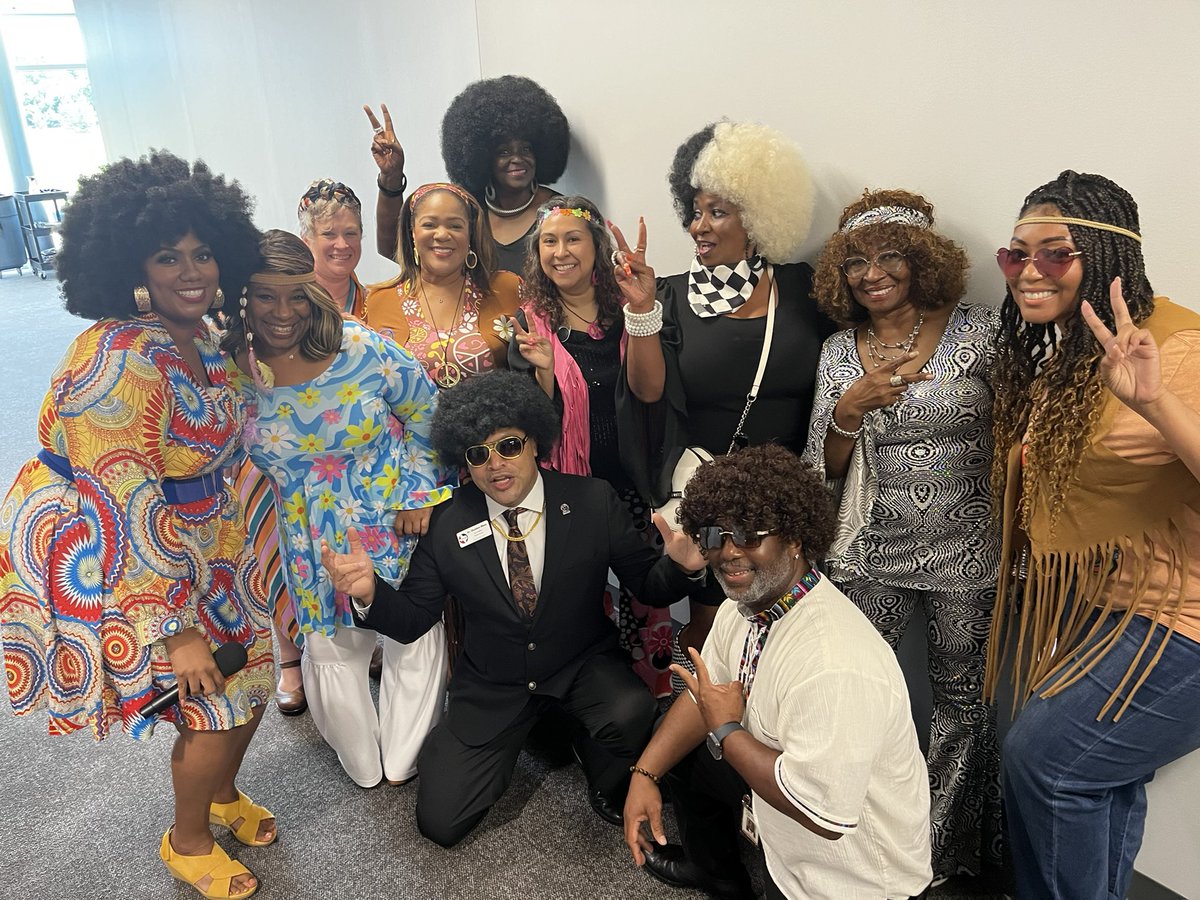 DrMossBoss's tweet photo. Excitement was in the air today at LSC-Houston North Fallbrook. We had our Panther Prep Zero Week student event and Faculty Return Week sessions while having a little fun with a 70s twist @LSCHoustonNorth @lonestarcollege https://t.co/t8tcDiRobN