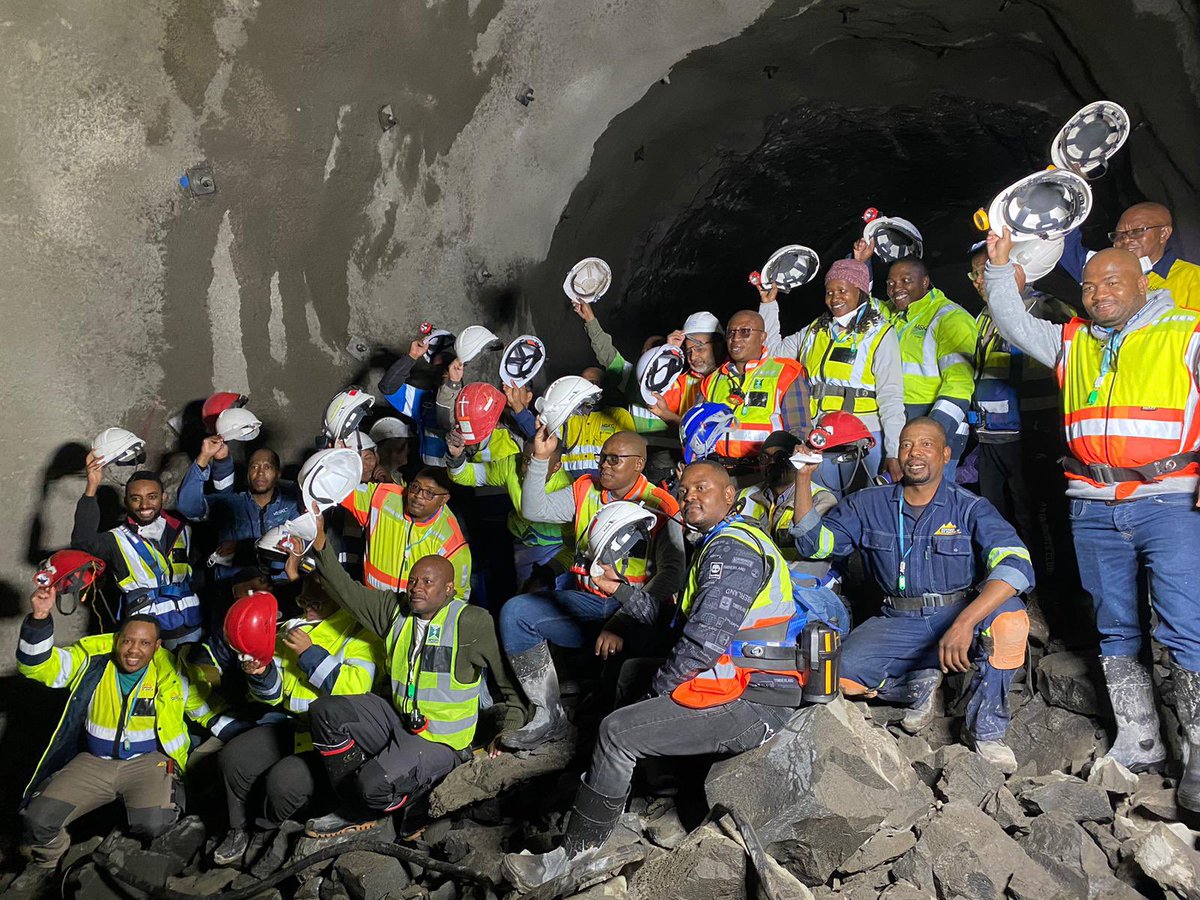 Tente Tente, PrEng tweet media