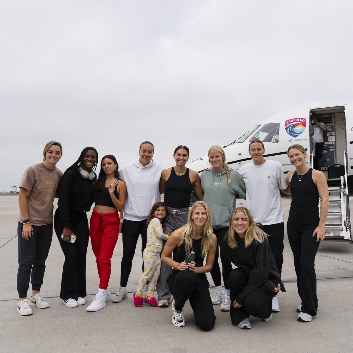 alexmorgan13's tweet photo. MATCHDAY in Panama !! 
⏰ 7PM PT
📺 CBS Sports
🆚 Santa Fe FC https://t.co/frfC5FmJHG