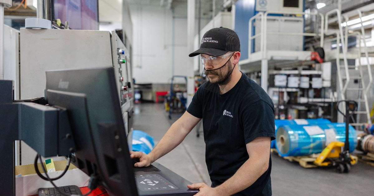 Morris_Pkg's tweet image. As a Press Operator, you'll be at the heart of our cutting-edge Flexographic Wide Web Press operations. You'll manage ink mixes, oversee press plate changes, &amp;amp; ensure seamless production runs.

➡️ info.morrispkg.com/plymouthjobs

#Manufacturing #CareersInManufacturing #PlymouthMN