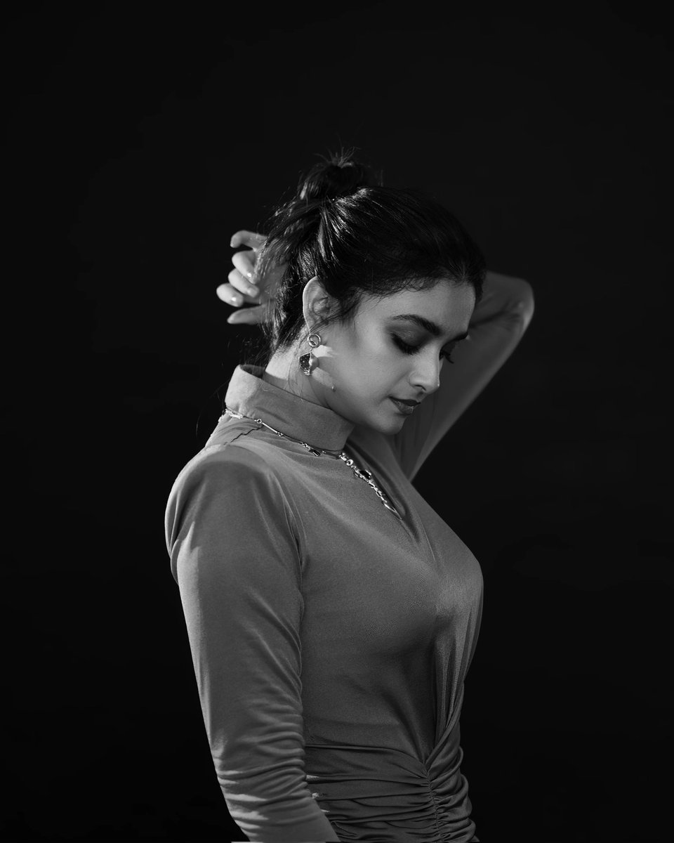 pu__tweets's tweet photo. Kalon Keerthy Suresh 🖤

UHD 🖼️ 

#KeerthySuresh https://t.co/LqKuIQ8o4g