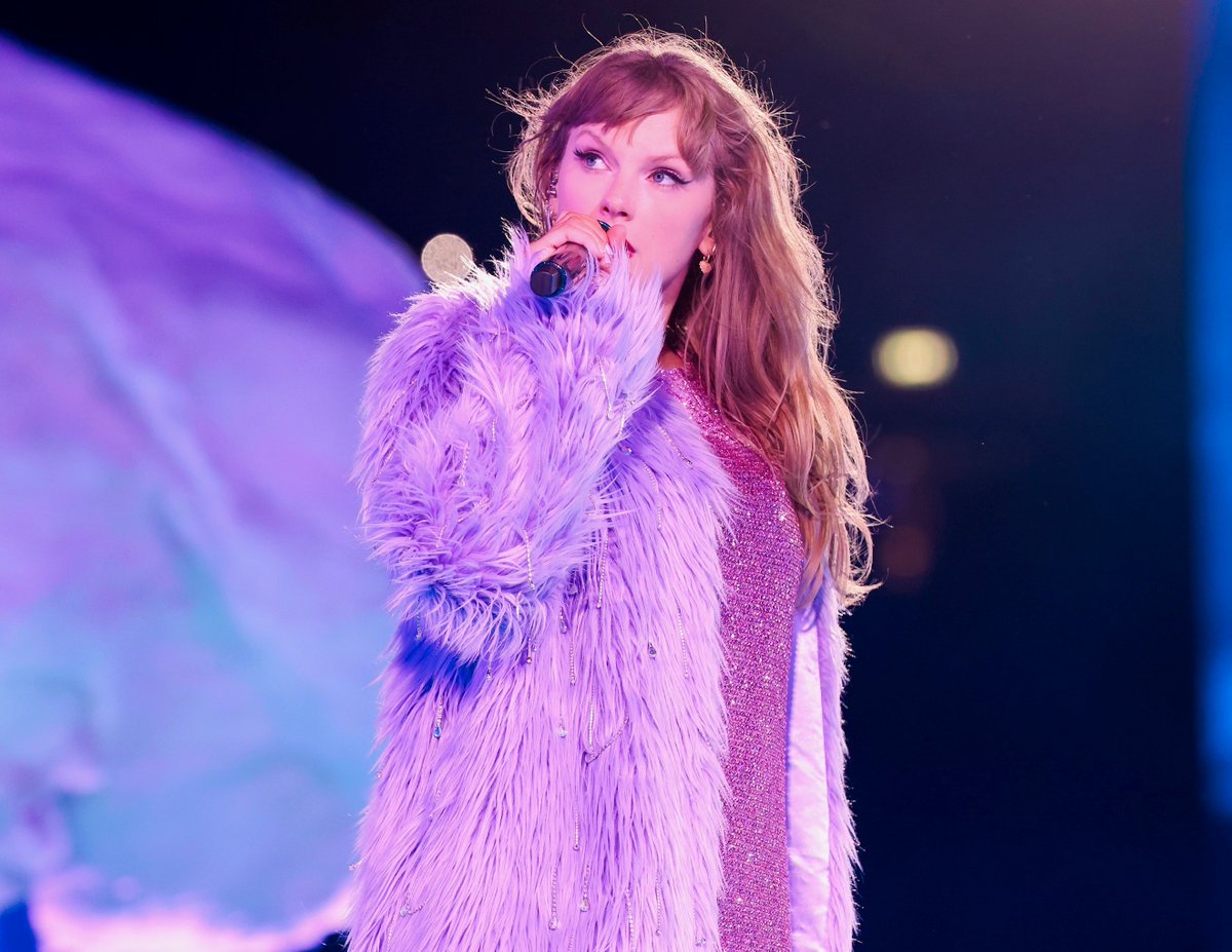 The first solo artist to play Wembley Stadium eight times in a single tour. 

#LondonTSTheErasTour