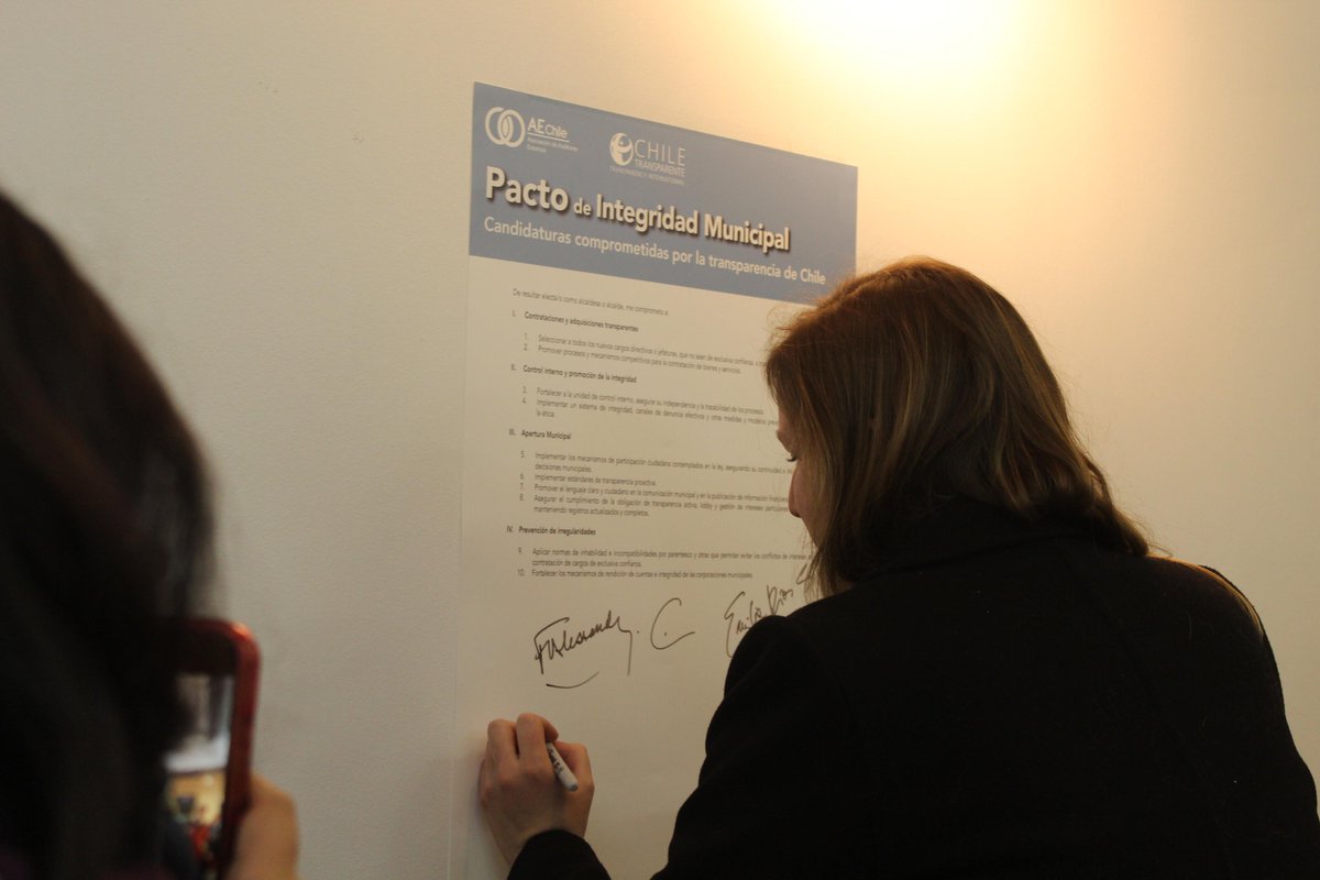 🎉 ¡Éxito total! #PactodeIntegridad Municipal 2024 Con la presencia de alcaldes y candidatos, quienes firmaron su compromiso por una gestión íntegra y transparente. 

Revisa el pacto: shorturl.at/VWR2j  

¡Gracias a todos! 🤝