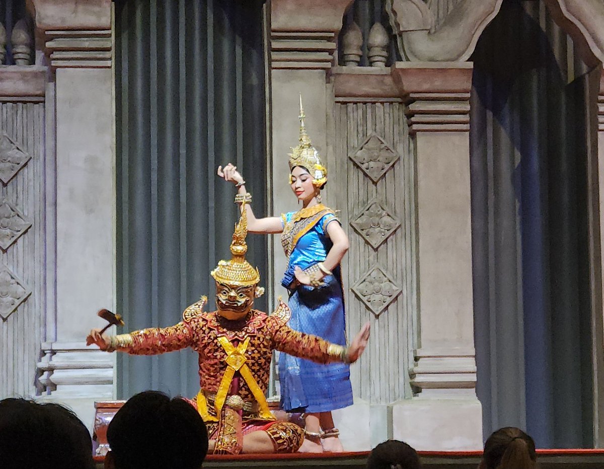 Traveling_SAs's tweet photo. Traditional Cambodian dances 💃
#Cambodia #cambodiadances #cambodiatraditions #cambodiabeauty https://t.co/kMDGxJR3V2