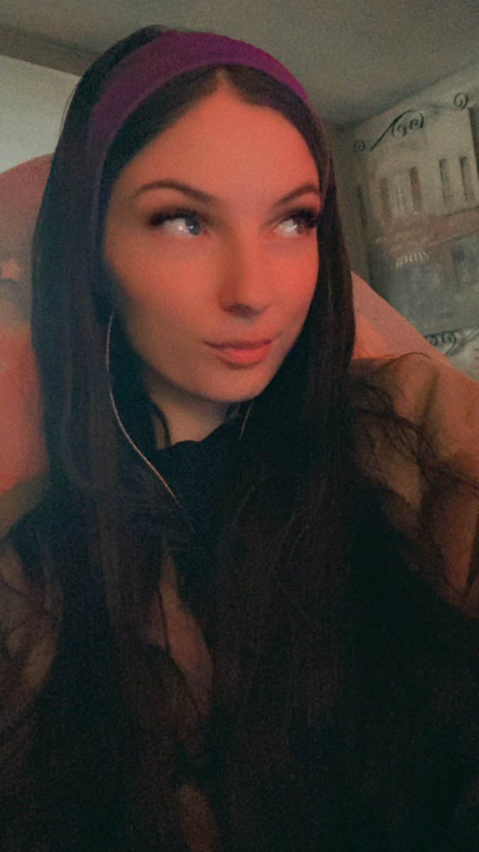 GoddessHQ tweet media