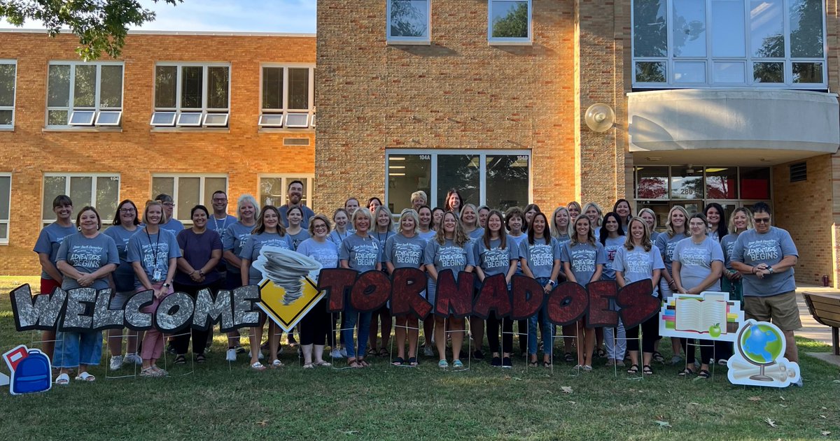 CityDover's tweet photo. 🏫 The South School Staff is excited to welcome our students back! We can’t wait to see you tomorrow. Let’s make this year amazing! #WeAreDover #BackToSchool https://t.co/E1D3q1irWo