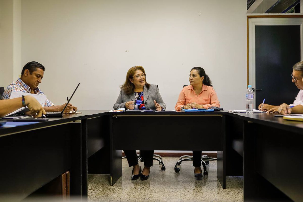 Ministerio de Educación tweet media