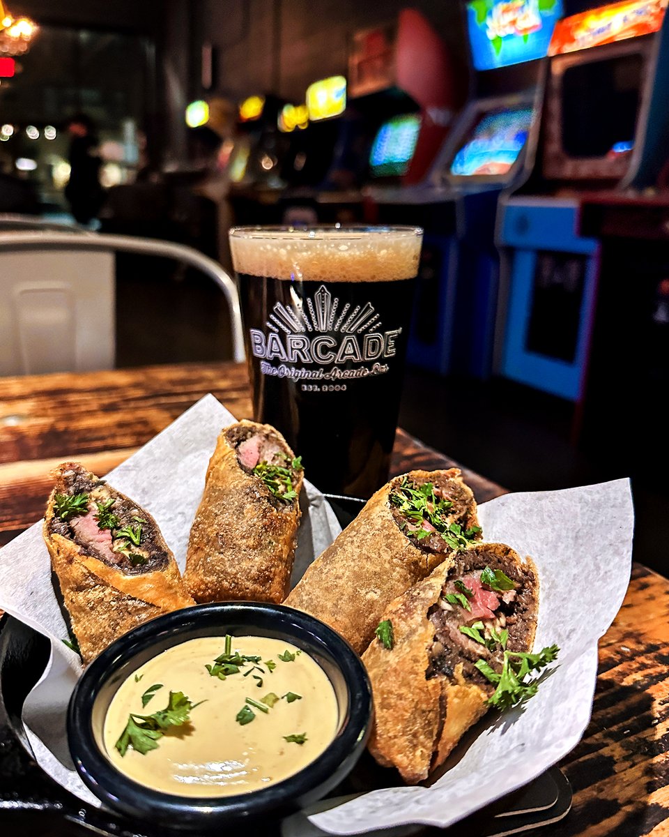 Beef Rollingtons!! This week's special in #Detroit are Beef Wellington-inspired eggrolls served with a dijon aioli. Pair it with a cold beer, like <a href="/GLBC_Cleveland/">Great Lakes Brewing Co.</a>'s Edmund Fitzgerald here — an American style Porter with flavors of dark roasted malts, biscuits and light hops.