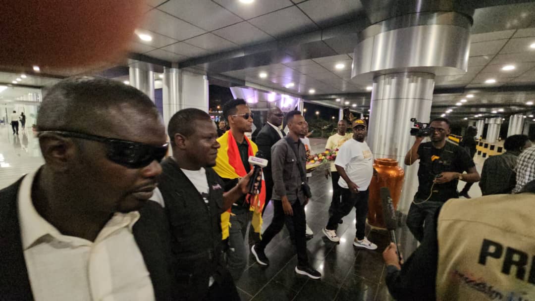 bb_xtian's tweet photo. Israel Mbonyi has landed in Uganda today and now #Rwanda https://t.co/yYl66LteYJ