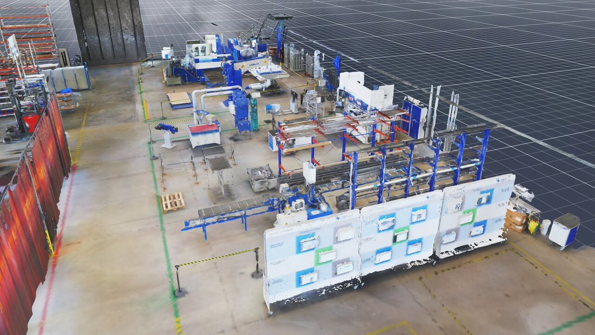 Could #DigitalRealities put a stop to supply chain shortages? Let’s find out:

🤖 Robots can improve the accuracy and speed of inventory checks to reduce discrepancies.

💻 Digital twins let operators simulate "what-if" scenarios to predict any risk - including inventory issues.