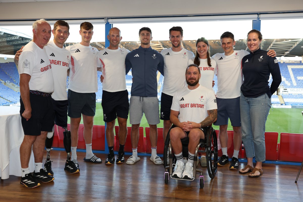 We're joined this evening by Paralympic GB's Rowing Team who are off to Paris for the Paralympic Games this weekend. 🚣‍♀️

Make sure to send them your messages of support by commenting below. ⬇️

#Paris2024 | #REAWHU | #ReadingFC
