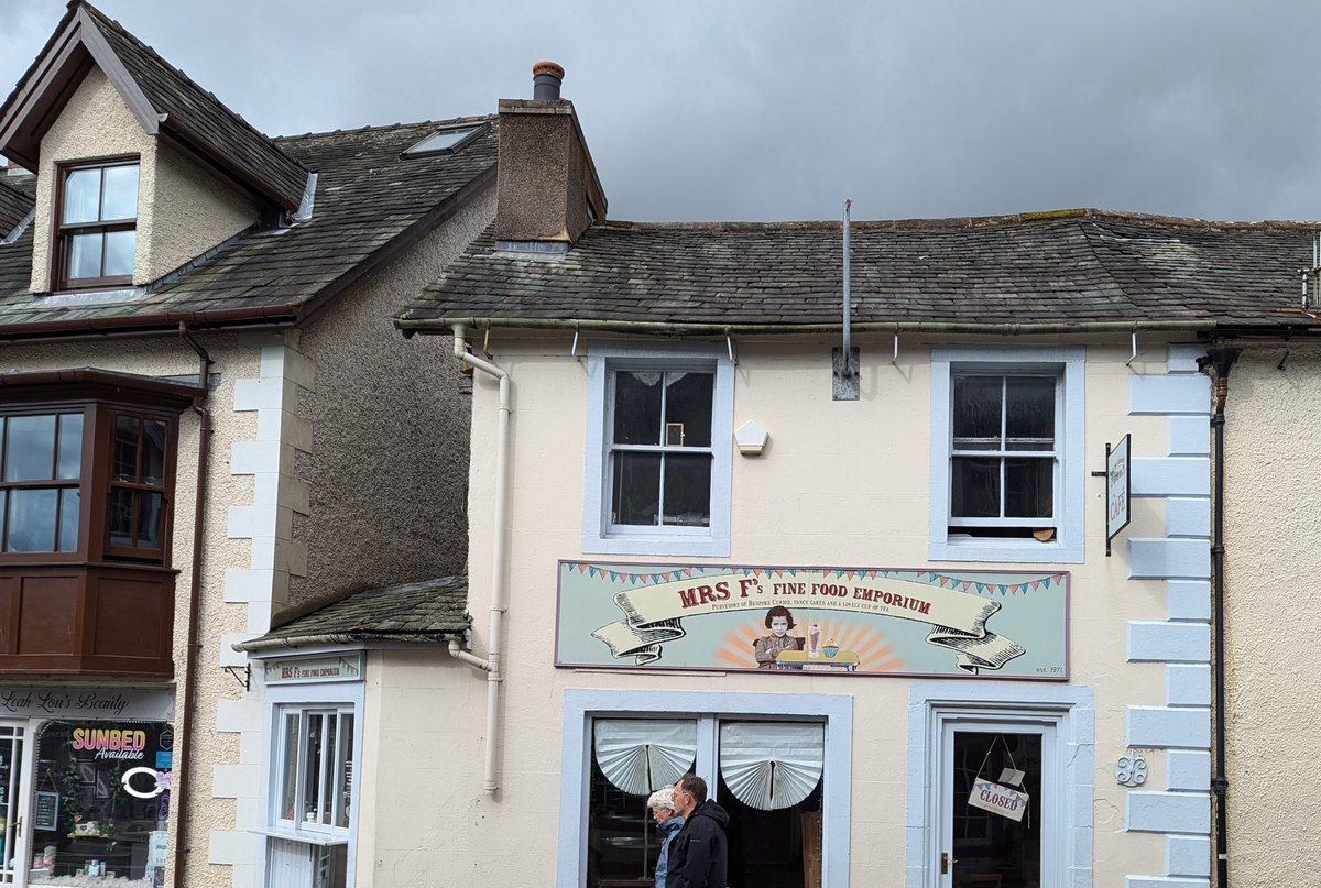Robertososos's tweet photo. Mr F might have his high school economics class in the Hague, Netherlands but his mother has a fine food emporium in Keswick, England @MikeFlaim1 @HeedTheCallPod @MarcSessler https://t.co/sVw78RzWJL