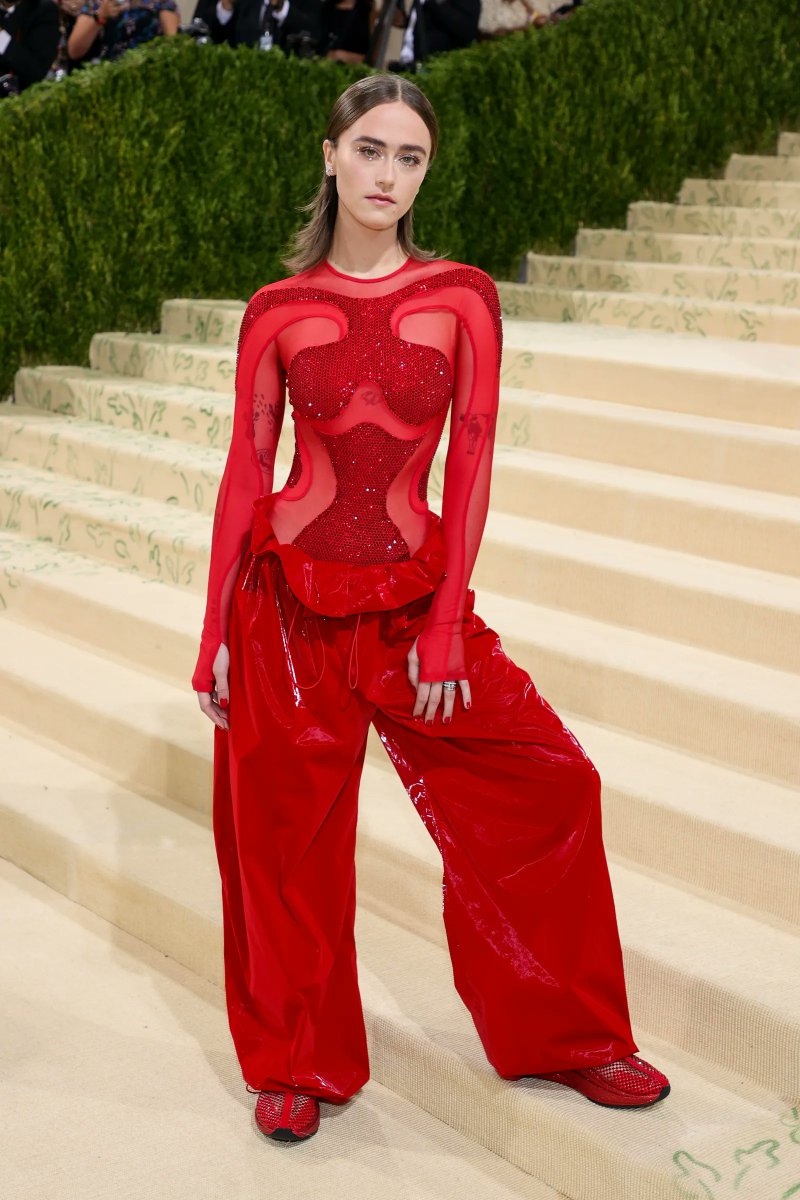 dieworkwear's tweet photo. @RichardHanania i dont know anything about her but she seems nice and stylish to me. if your objection is that, in some photos, she doesn't conform to conventional ideas of what a woman should look like, you also don't conform to masculine stereotypes. https://t.co/8kdpk6LctG