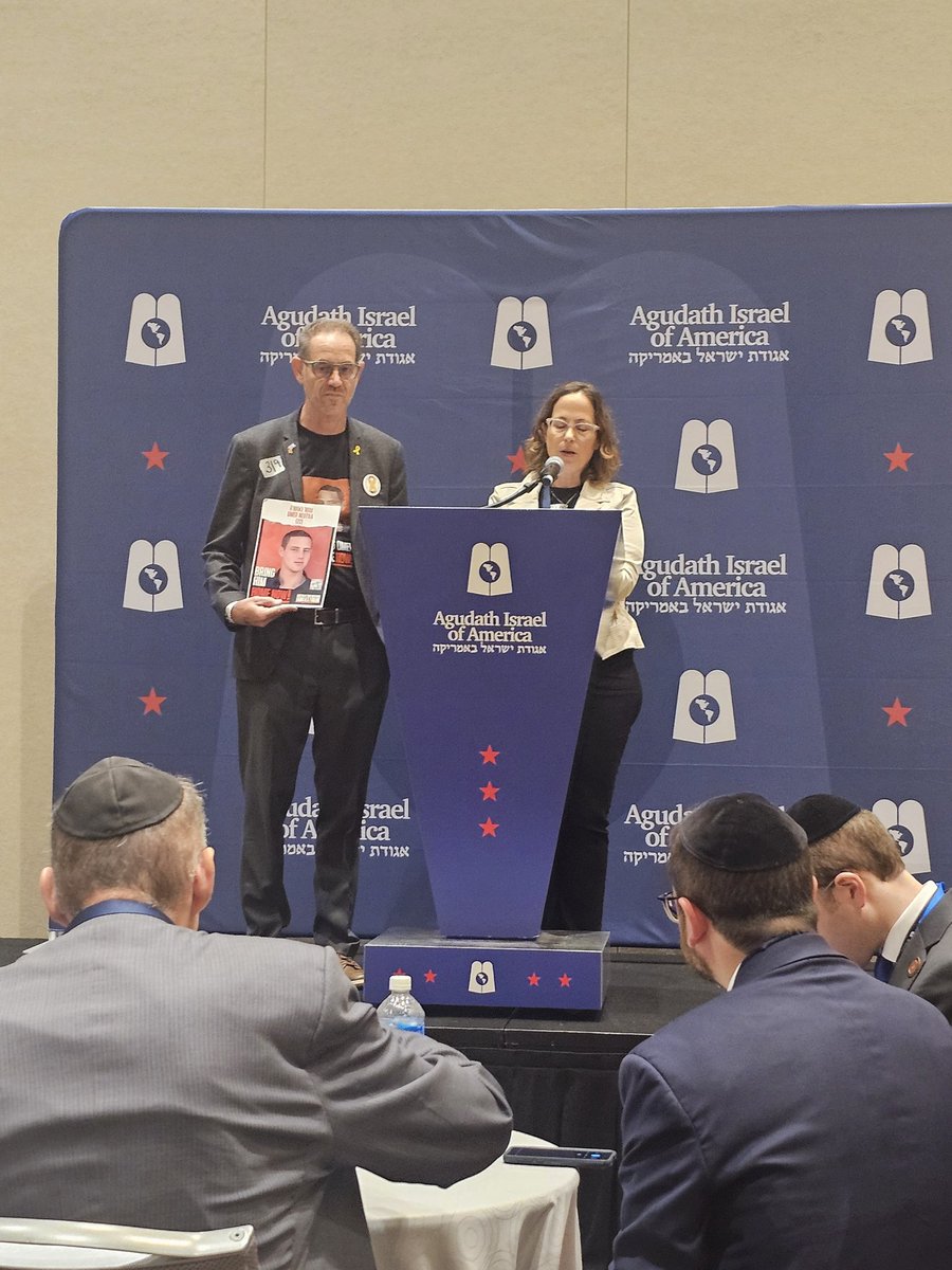 AgudahNews's tweet photo. Watch: Extremely moving plea by the Neutra family for the release of Omar still being held hostage by Hamas. #DNC2024CHICAGO https://t.co/6PWPOljhHg
