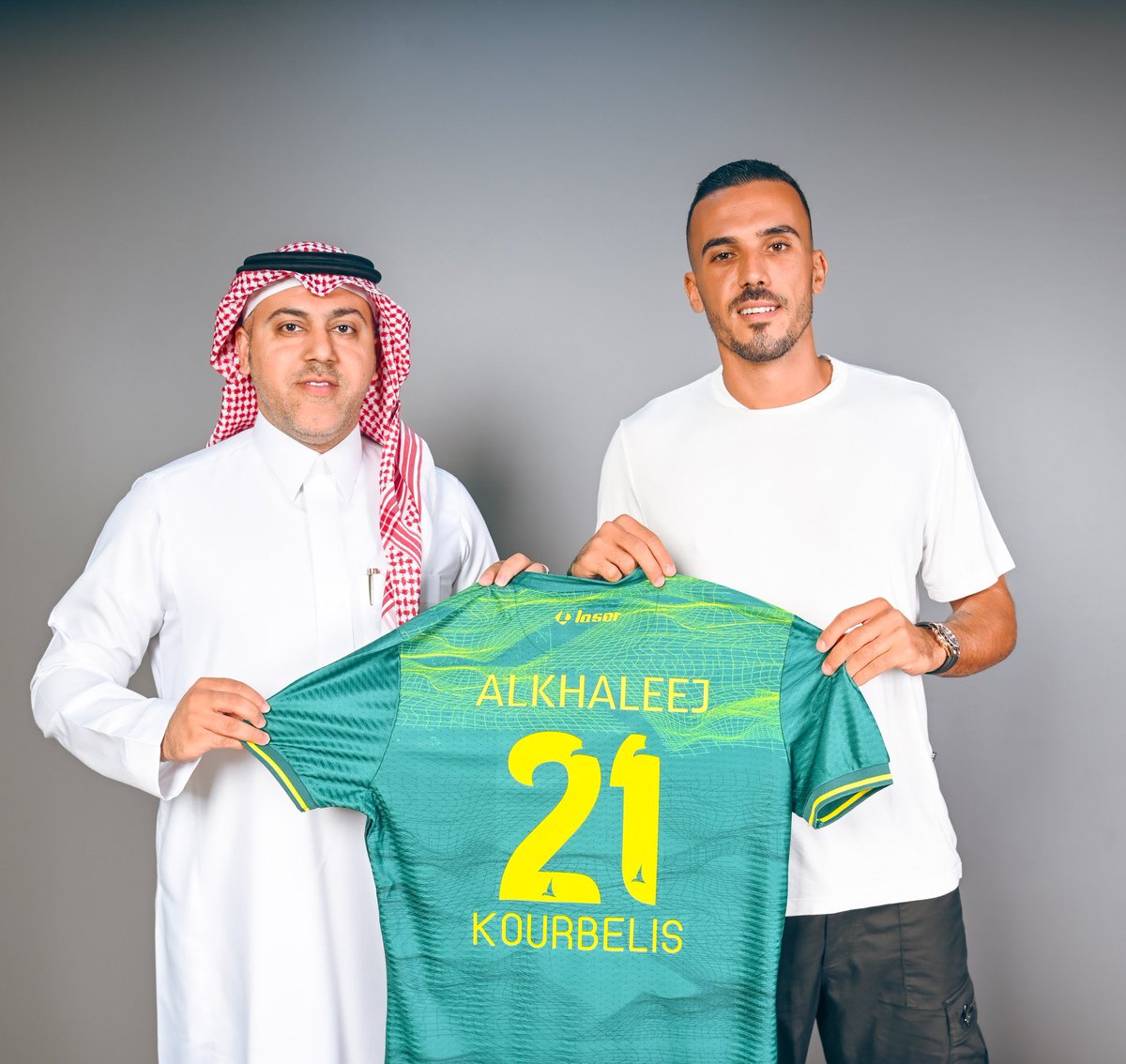 22arabtv's tweet photo. رسمياً : نادي #الخليج يوقع مع اللاعب اليوناني «ديميتريوس كوربيليس» 🇬🇷 https://t.co/7pSEPMXowQ