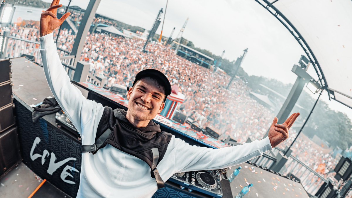 devinwildmusic's tweet image. DECIBEL WAS SSSSICKK! 🤯 Thank you for diving into deep with me 🤿🧠