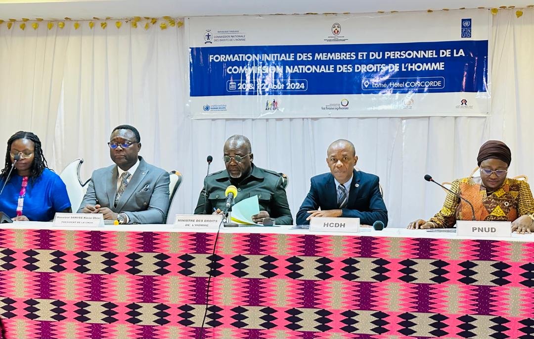 Robert Kotchani (@kotchani) on Twitter photo Réunion chaleureuse et fructueuse ce jour avec Me Pacôme Yawovi Adjourouvi, ministre des droits de l'homme du Togo. J'apprécie l'engagement du ministre à examiner les doléances à lui soumises et à renforcer la collaboration avec <a href="/ONU_Droits_BRAO/">ONU Droits de l'Homme - Afrique de l'Ouest</a> Réunion chaleureuse et fructueuse ce jour avec Me Pacôme Yawovi Adjourouvi, ministre des droits de l'homme du Togo. J'apprécie l'engagement du ministre à examiner les doléances à lui soumises et à renforcer la collaboration avec <a href="/ONU_Droits_BRAO/">ONU Droits de l'Homme - Afrique de l'Ouest</a>
