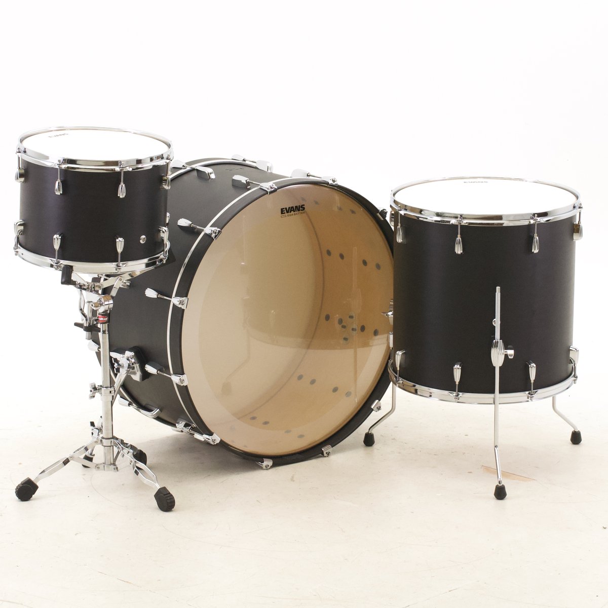 TreeHouseDrums's tweet photo. Big. The kit in stock with the 26" bass wasn't big enough; here's hoping your car door opens up really wide! (We're good -- he drives a truck) 10x14, 18x18, 14x28; plied maple; satin wax. #drums #customdrums #treehousedrums #drumset https://t.co/5EDYGA6Ng4