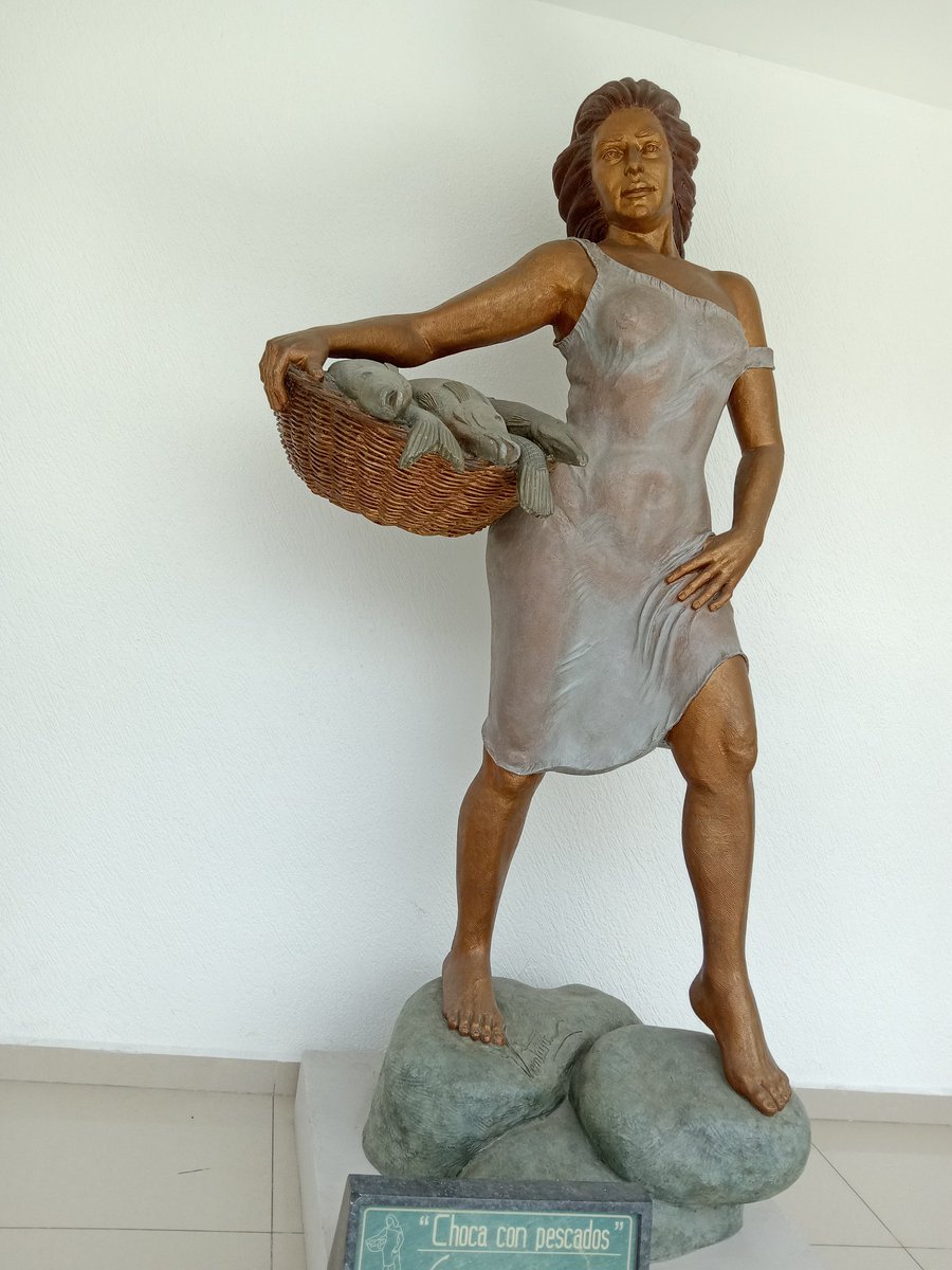 OrvelinHerrera's tweet image. #LaChocaConPescados es una obra escultórica que fue elaborada por el maestro #VenturaMarínAzcuaga, oriundo del municipio Emiliano Zapata, del estado de #Tabasco #Mexico, y expuesta permanente en el #CentroCulturalVillahermosa, ubicado en calle Madero frente al #ParqueJuarez