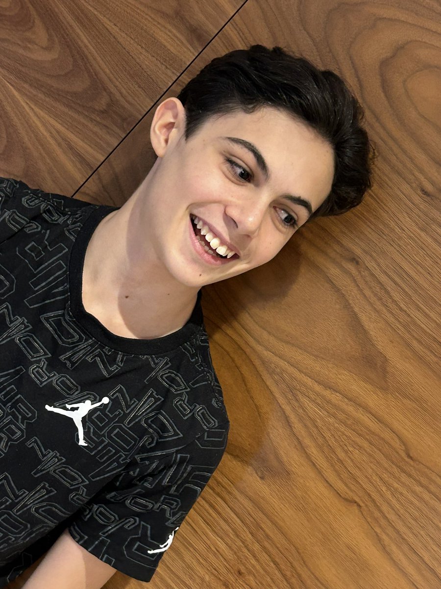 jonahpaull09's tweet image. This just happened ⬇️⬇️

#childactor #teenactor #teenmodel #childmodel #haircut #summercut