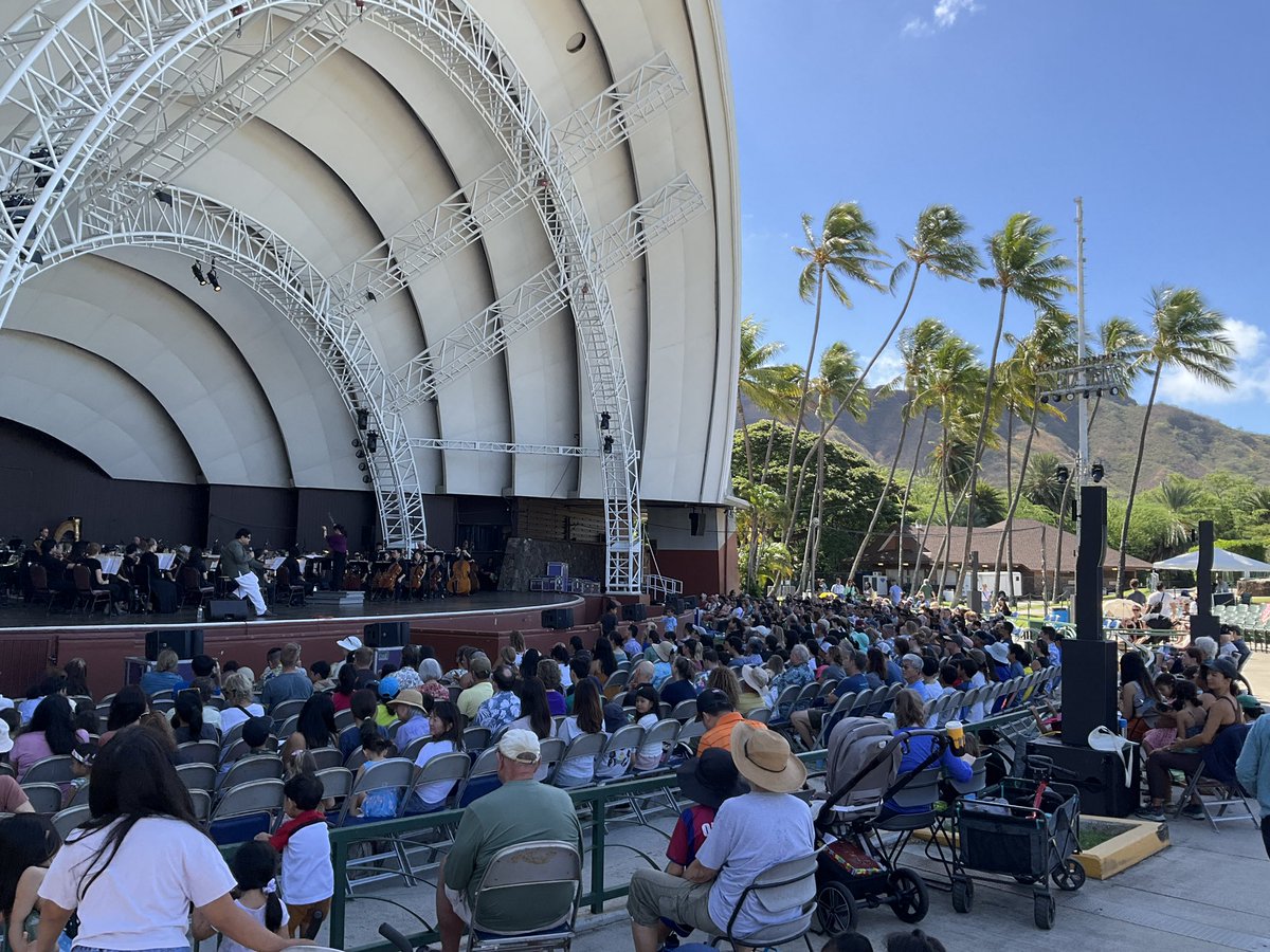 hawaii_isla808's tweet photo. Waikiki Shell in Oahu, Hawaii #honolulu #oahu #waikiki #hawaii #waikikishell https://t.co/hPHZEU9Su4