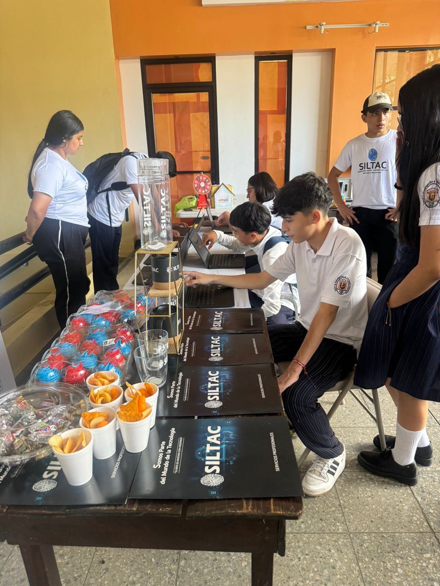 *¡SILTAC en Acción! 🚀*

SILTAC participó en el intercolegial organizado por la Alcaldía Municipal, donde se realizaron encuestas y abordajes sobre ciberdelitos y trata de personas. Nuestro objetivo es claro generar conciencia en los jóvenes sobre los peligros q acechan en la red