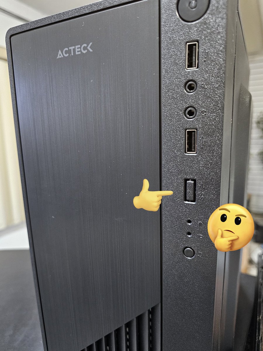 rotviklive's tweet photo. @ActeckMexico Donde esta el USB3.0?? https://t.co/EzwyiCGseB