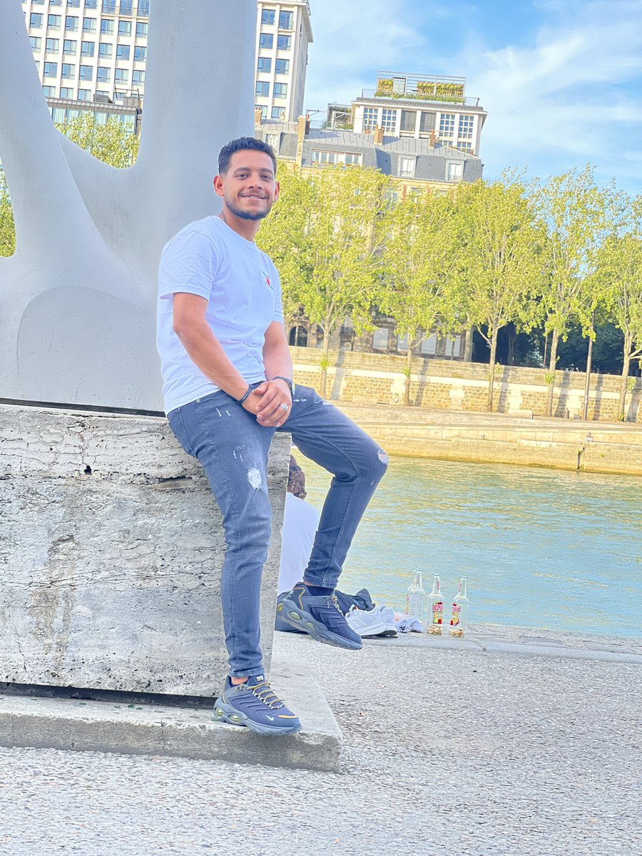 So3da64255157's tweet photo. وكأن البشر أصبحت أصنام، لا تضر عدو، ولا تنفع صديق ♨️⚔️〽️🖤 https://t.co/1N3cALf1c1