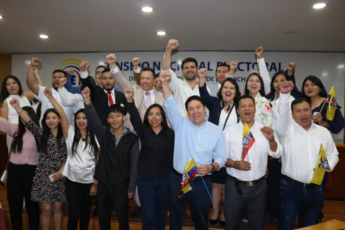 Acompañe a nuestros candidatos  asambleístas en la inscripción de su pre candidatura. Somos una sola fuerza, #eljuanivan #SomosEcuador