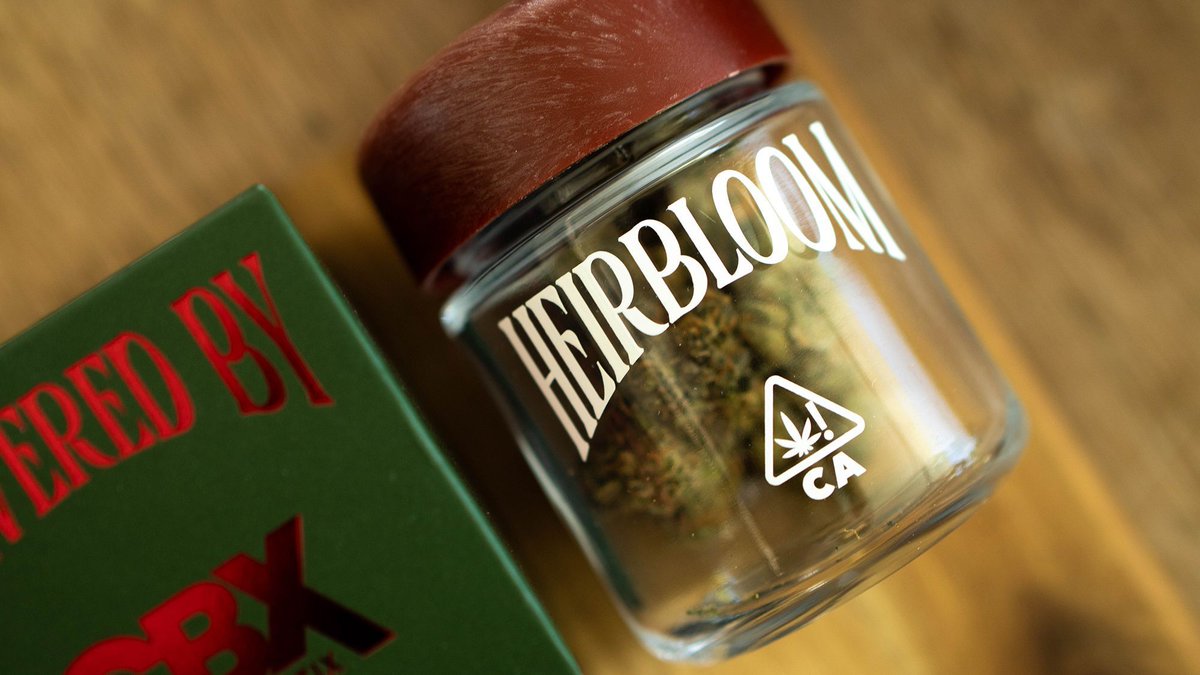 thecirclelbc's tweet photo. Love OG’s? Heirbloom takes us back to the classic strains. No BS. Just timeless cultivar. @heirbloom https://t.co/tJI8Y7bUL1