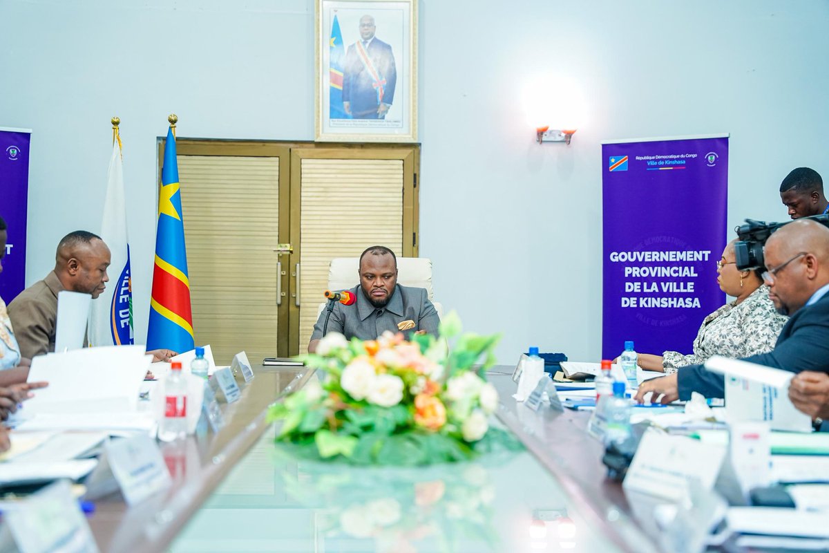 juniormpweme's tweet photo. Le tout premier conseil de ministres ténu par le Gouverneur Daniel Bumba Lubaki.
Maloba na bino eleka sikoyo silence na valeur. https://t.co/Gyg2mqxZTr