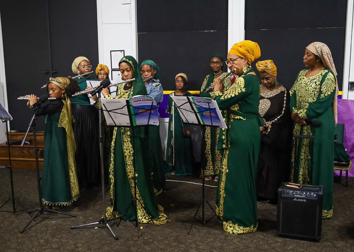 iuic_chicago's tweet photo. A joyful New Moon celebration! We come together with hearts full of gladness, showing off our flute talents under the beautiful instruction of Sister Noam.
#IUICChicago
#NewMoon
#JoyfulGathering
#MusicAndUnity
#GladnessAndJoy https://t.co/3WftuQzwCv