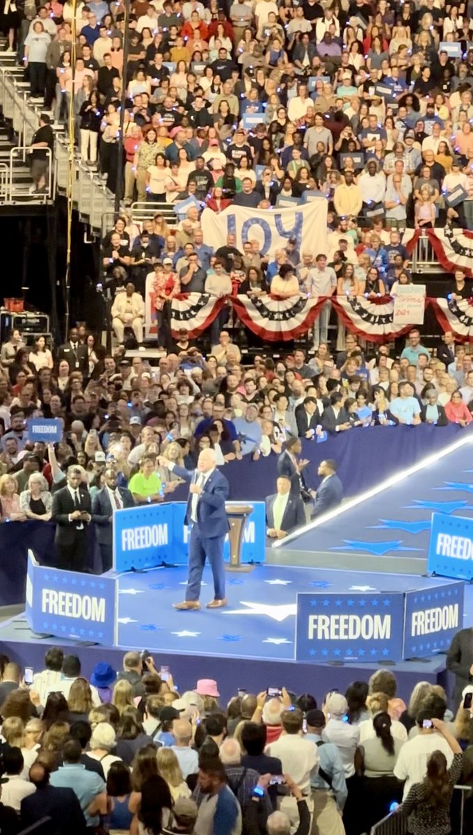 Julius_Kim's tweet photo. Our next Vice President in Milwaukee!! https://t.co/qpGU2auWel