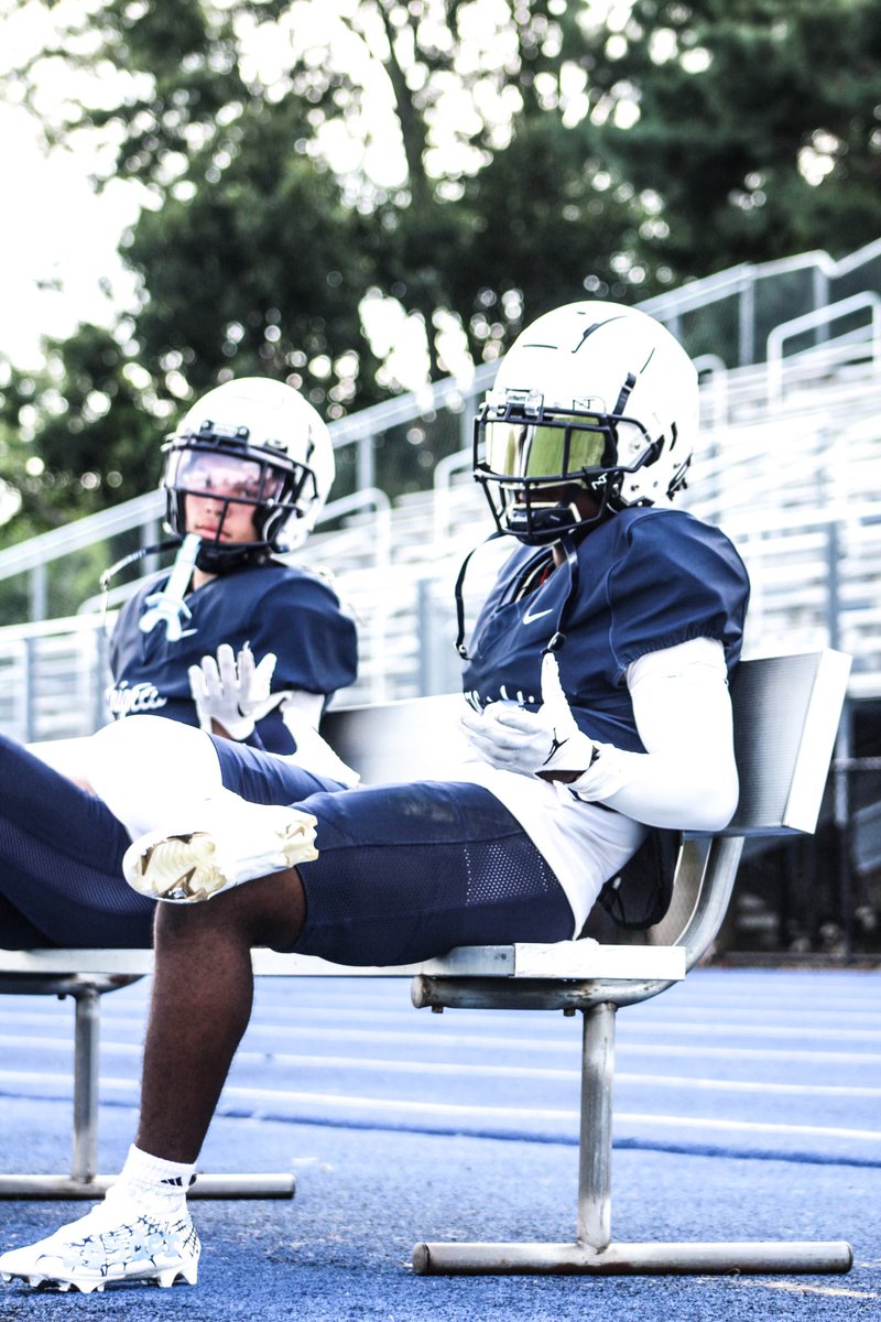 rashad2Waller's tweet photo. 1 week until the city turn up🔥! #loynorrix #AGTG @loy_norrix https://t.co/kgjBqFbNNX