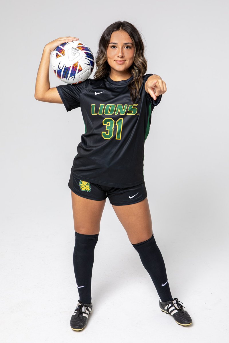 kaylietorres_'s tweet photo. year 1 let’s gooo🦁 https://t.co/HdEQpb1gFo